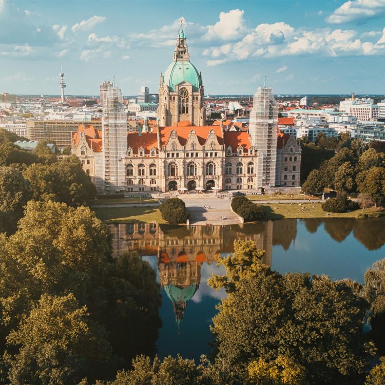Terrassenüberdachung mit Montage in Hannover – erfahrene Monteure und Anbieter aus Deiner Region