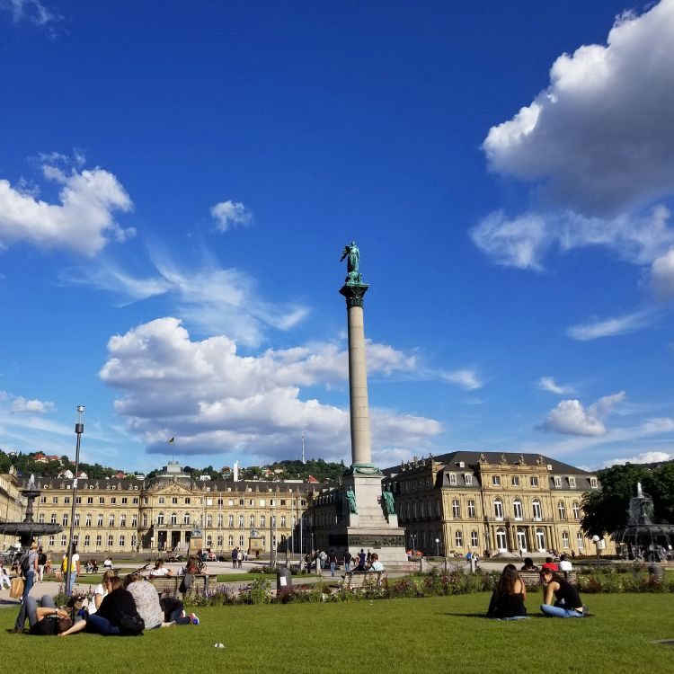 Terrassenüberdachung mit Montage in Stuttgart – erfahrene Anbieter für individuelle Lösungen